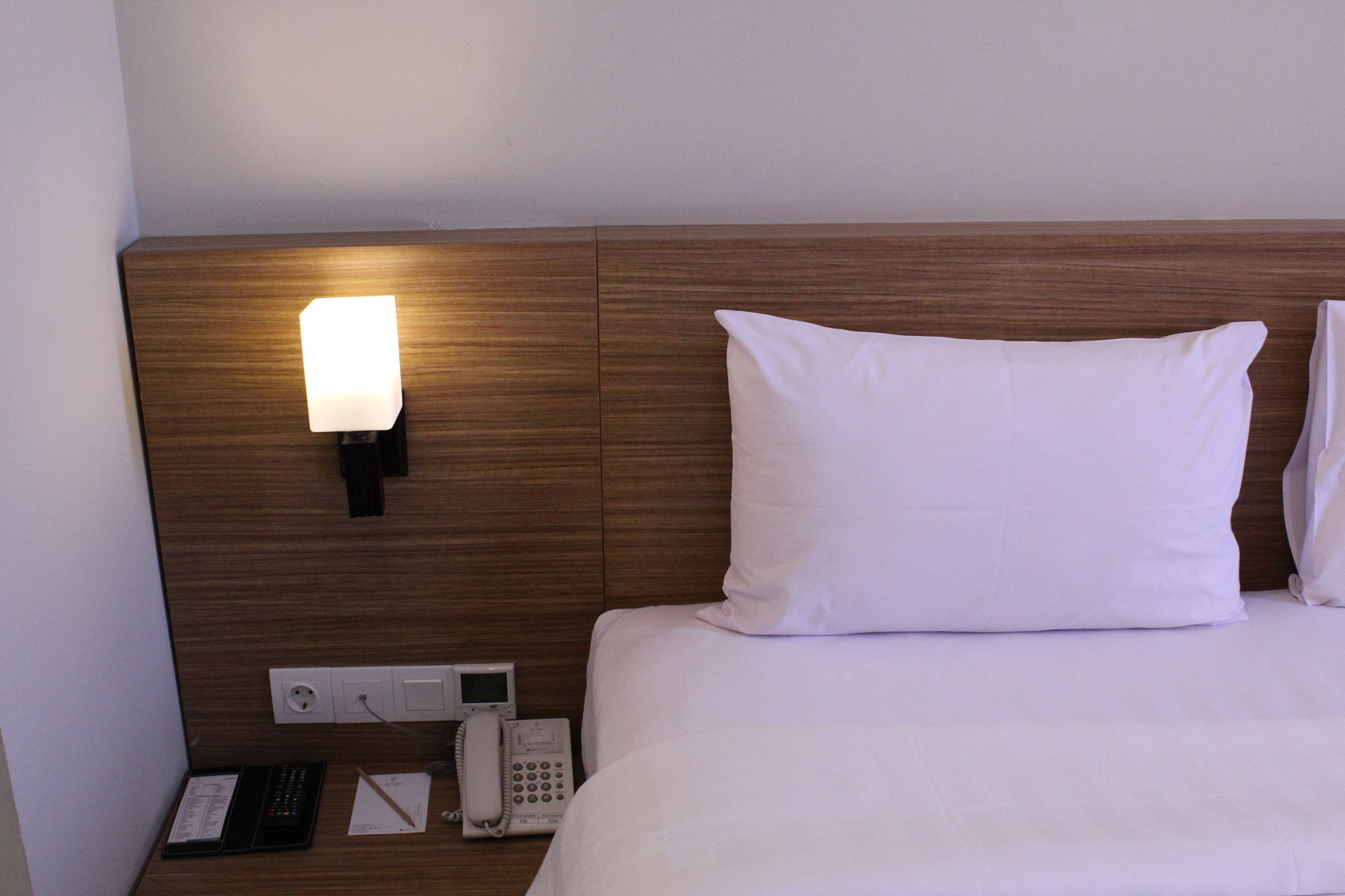 De'Rain Hotel Bandung Exterior photo